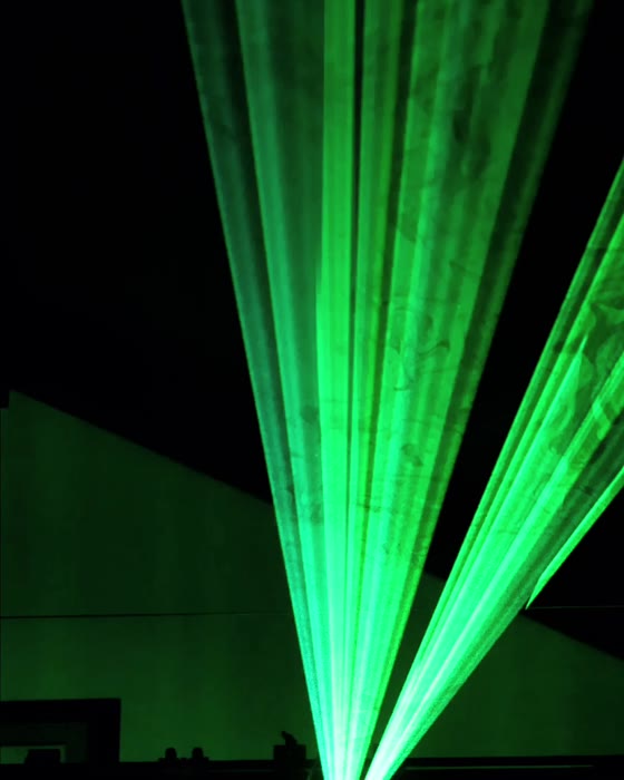 Green beam fan